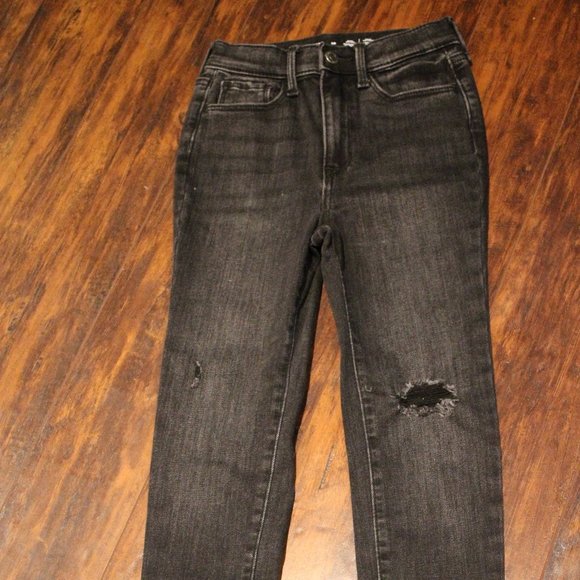2/$20 🏷 Old Navy Black Rockstar Skinny Jeans Size 10 - Picture 2 of 4